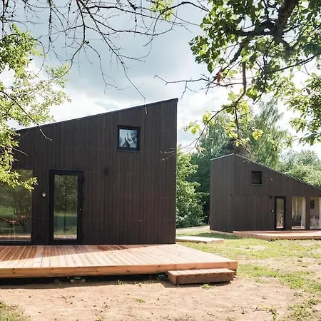 Palukuela Tiny House Kuuse شاليه *